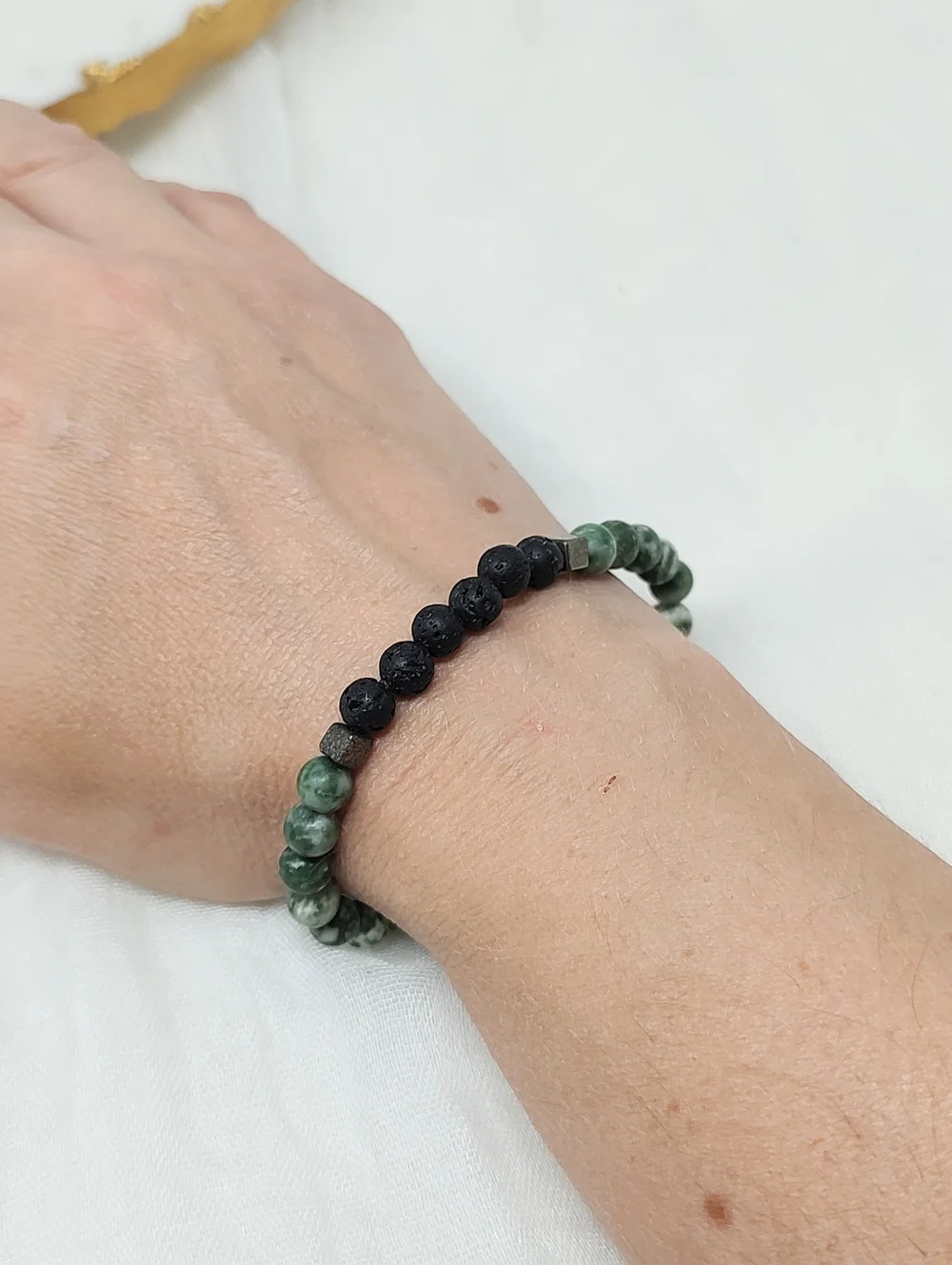 Green and Black Beaded Stretch Bracelet
